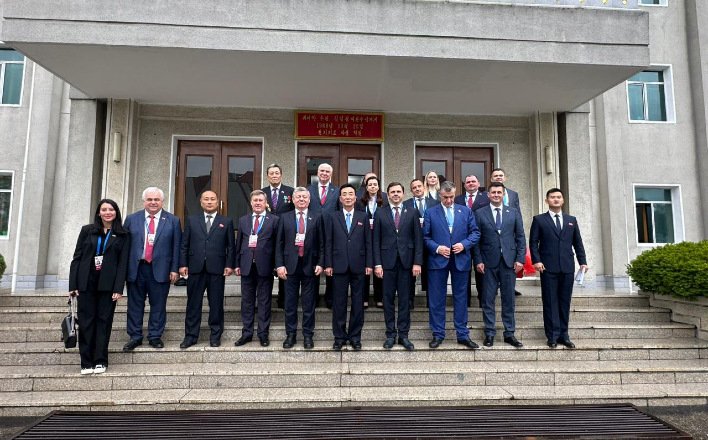 Делегация КПРФ находится с официальным визитом в КНДР по случаю 80-летия основания Трудовой партии Кореи