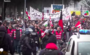 Aux barricades!