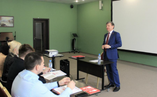 Дмитрий Новиков встретился со слушателями Центра политической учебы ЦК КПРФ