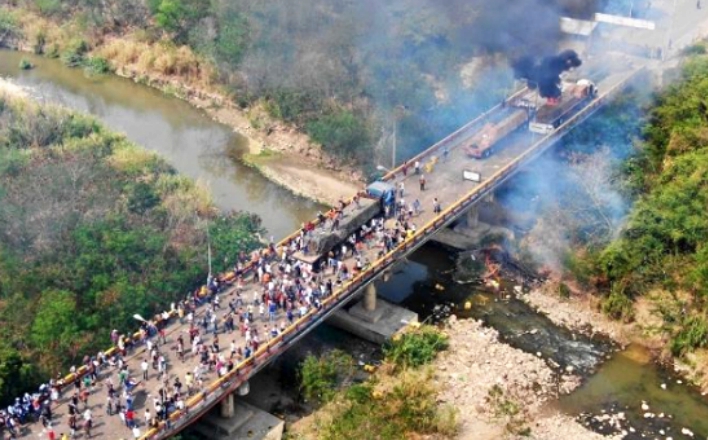 Провокация на мосту Боливар провалилась