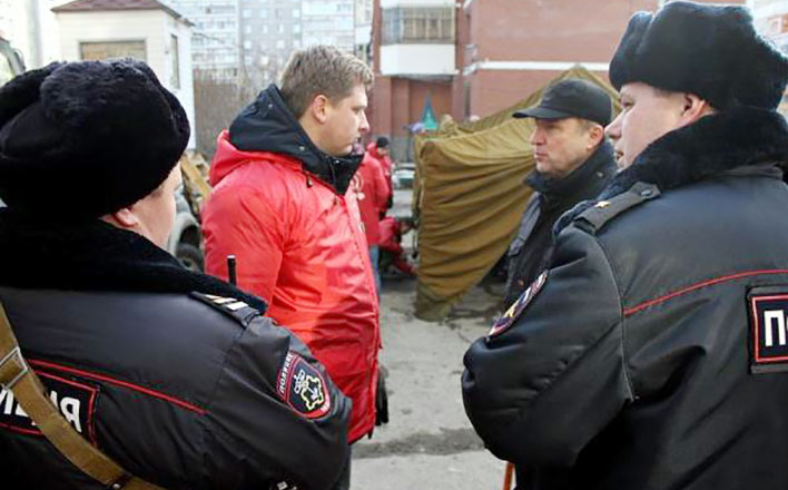 Лидера свердловских коммунистов Александра Ивачева и двух депутатов от КПРФ задержала полиция