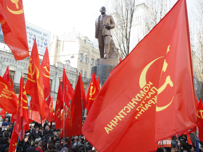 Cтреляли в коммунизм, а попали в Украину