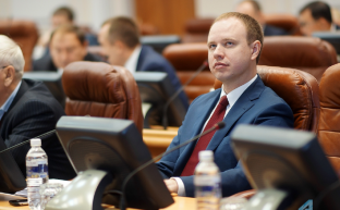 Белыми нитками на заказ